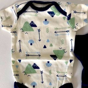 Pack of 3 baby shirt onesie’s